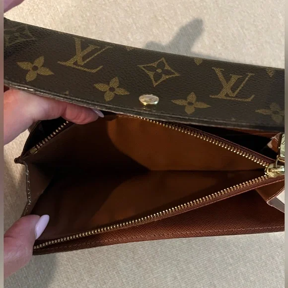 Authentic Louis Vuitton LV Monogram Sarah Long Wallet - Picture 4 of 9